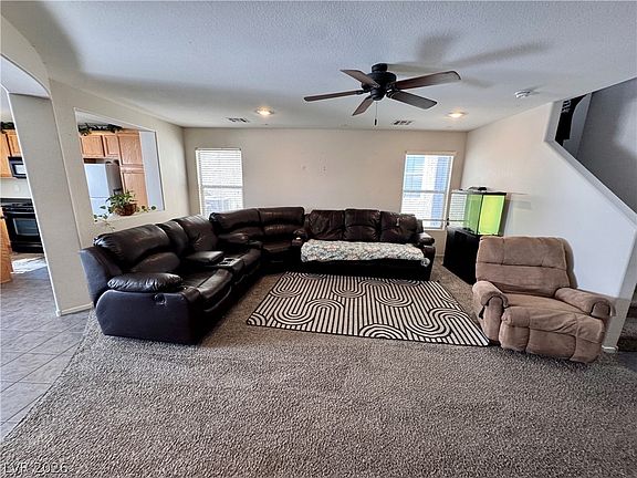 3rd image of 79 Lockheed Ave