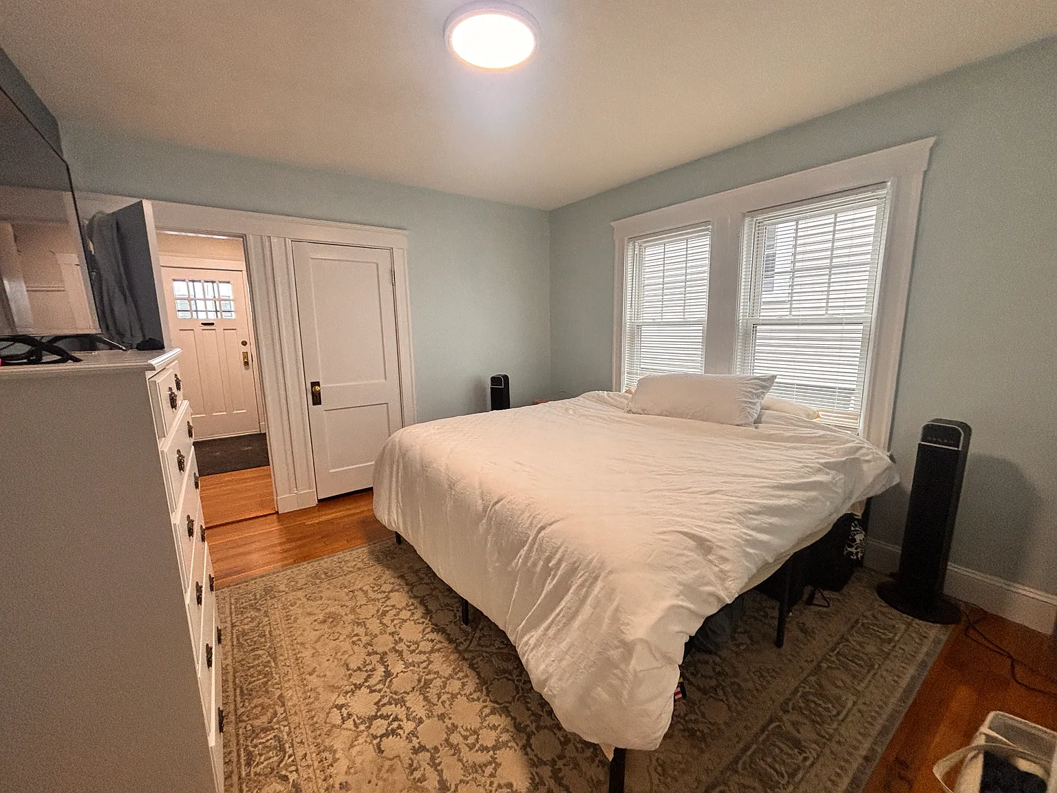 2 bed, 1096 sqft, $3,000 — Photo 3