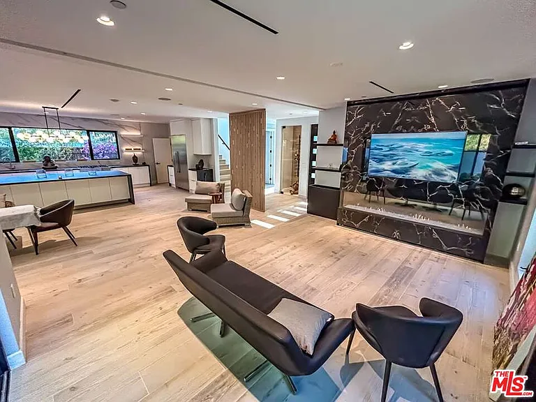 1734 N Beverly Glen Blvd — Photo 15