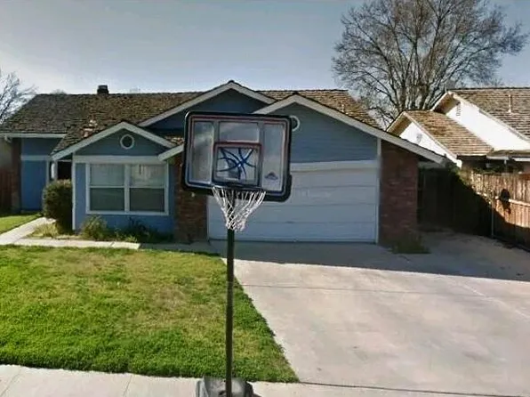 673 N Belmont St, Porterville, CA 93257
