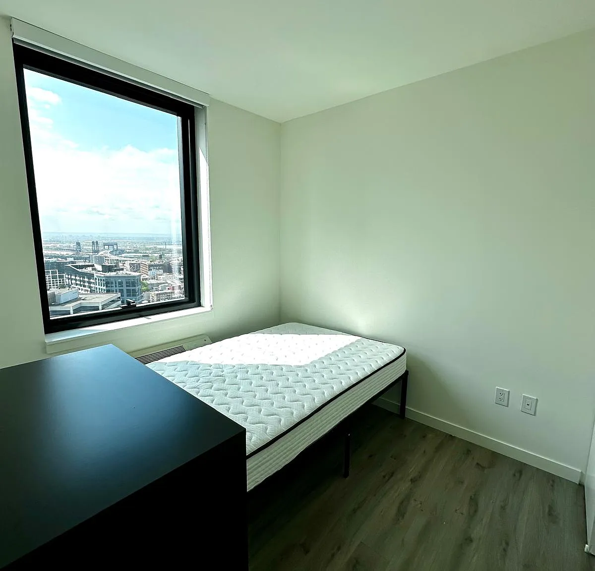 3 bed, $1,375 — Photo 2