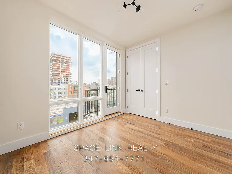 177 Montrose Ave #4B — Photo 13