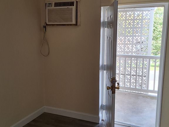 5th image of 800 Huffine Rd #6