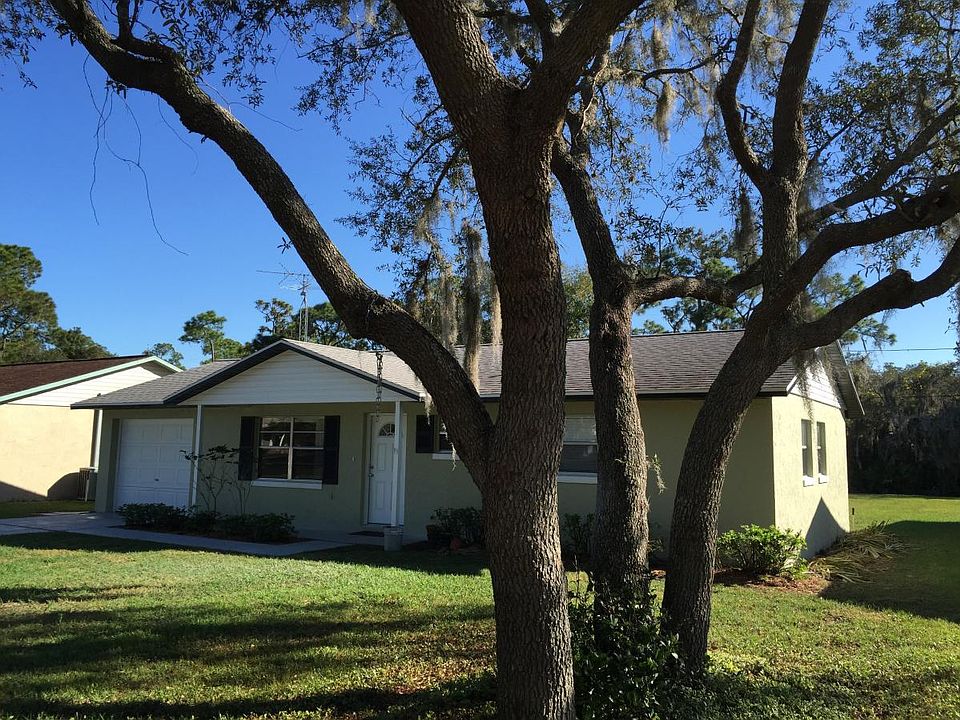 Front Lawn - Street View