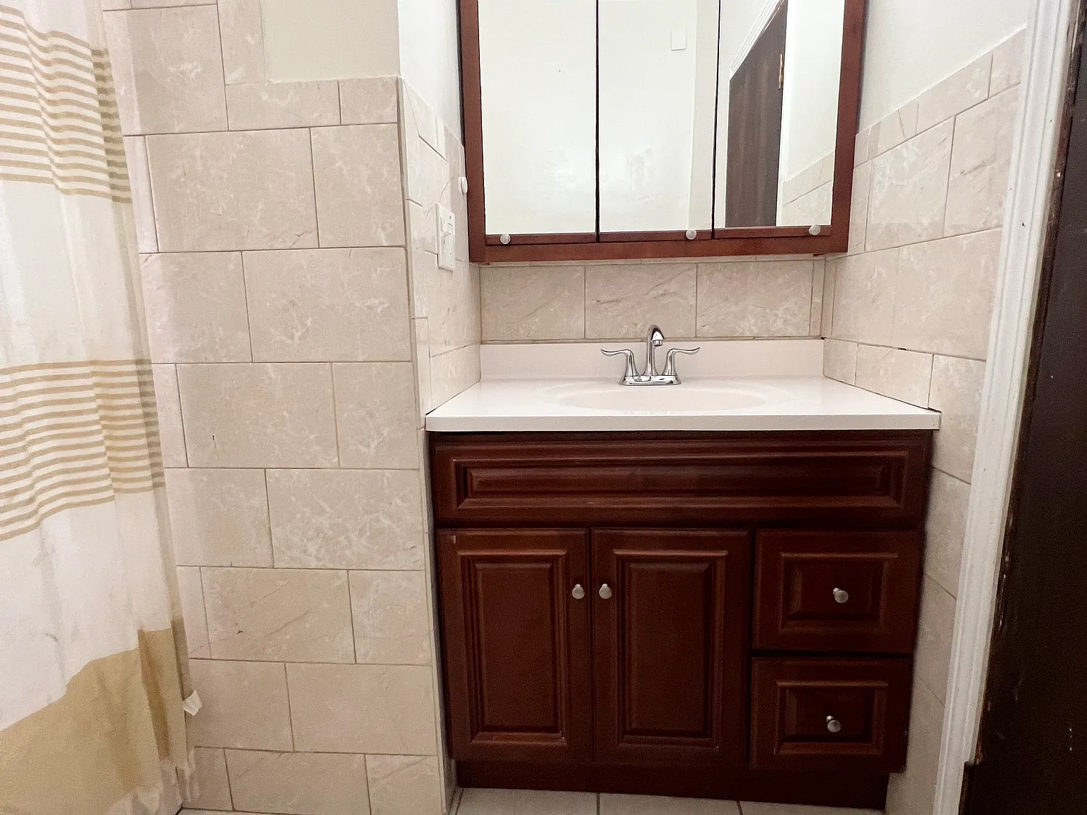 3 bed, 1500 sqft, $3,000 — Photo 2