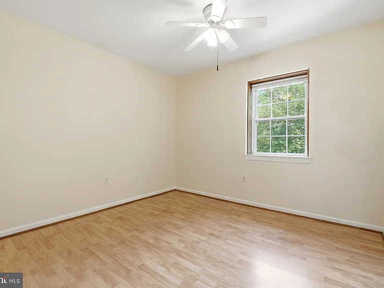 8031 Sleepy View Ln — Photo 28
