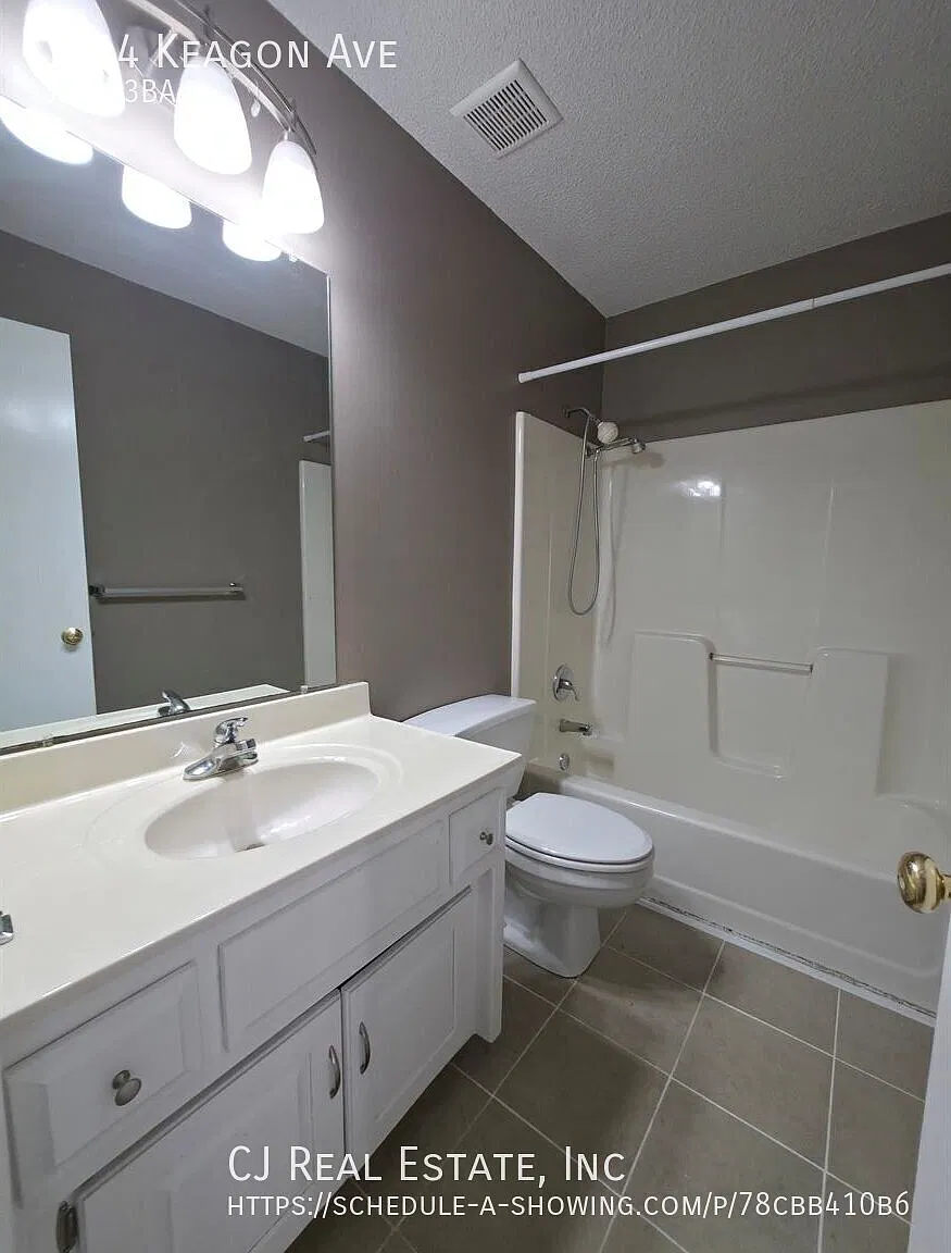 3 bed, $2,295 — Photo 3