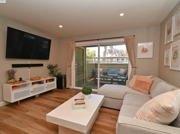 130 Reflections Dr APT 15, San Ramon, CA 94582
