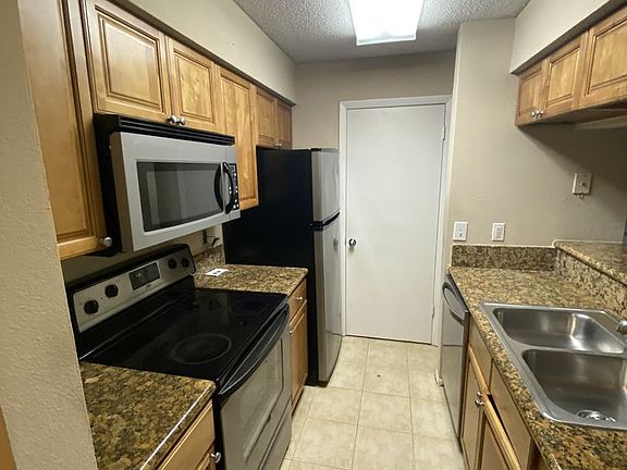 4th image of 199 Afton Sq Unit 104