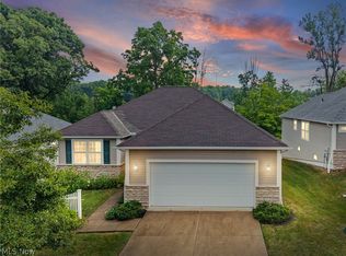 5410 Peachtree Ln N, Cleveland, OH 44134