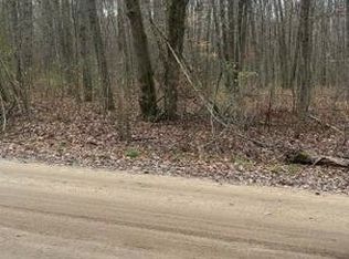 2 SE Wicker Rd, Stanton, MI 48888