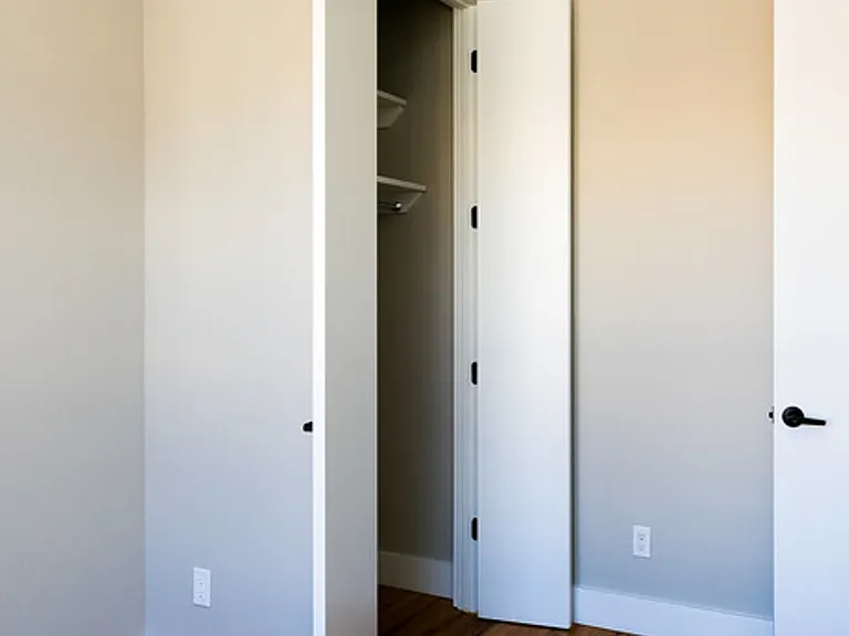 566 Maple St #2F — Photo 20