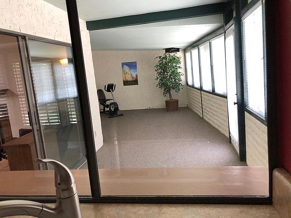 3rd image of 2700 Crescent Ave