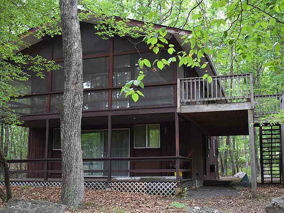 2nd image of 135 Basswood Dr