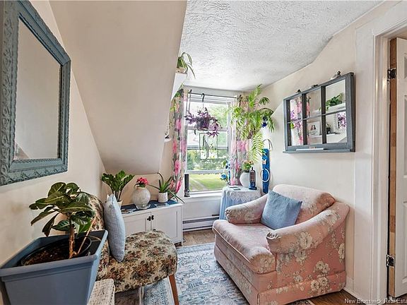 4th image of 76 Steadman St