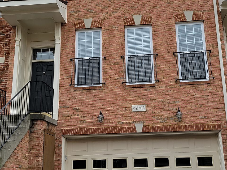 Front 2 car garage and main entrance