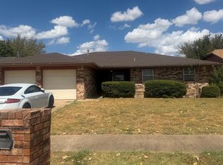 1113 NW 7th St, Moore, OK 73170