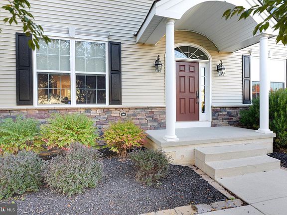 4th image of 4158 Crescent Dr