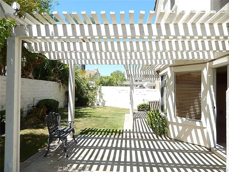 13311 Saratoga Dr — Photo 44