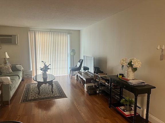 2nd image of 107 White Cedar Blvd