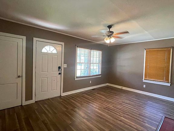 3rd image of 115 West Dr