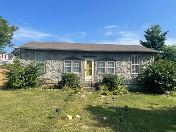 1009 Nutwood St, Bowling Green, KY 42103