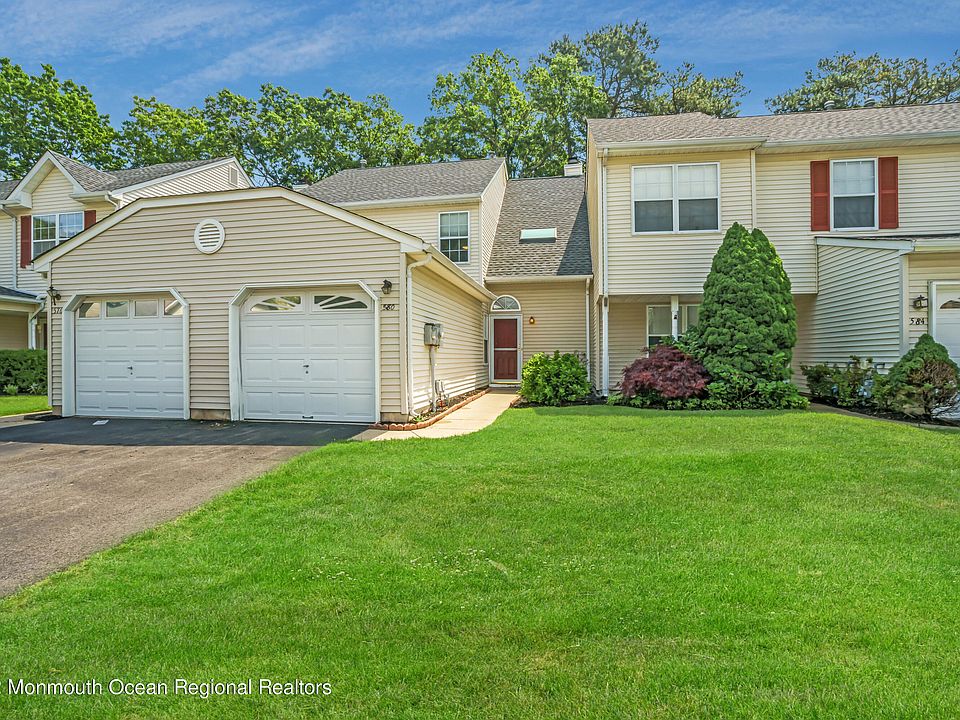 1st image of 580 Woodbine Lane #1000