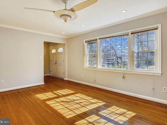 5th image of 6126 Redwood Ln