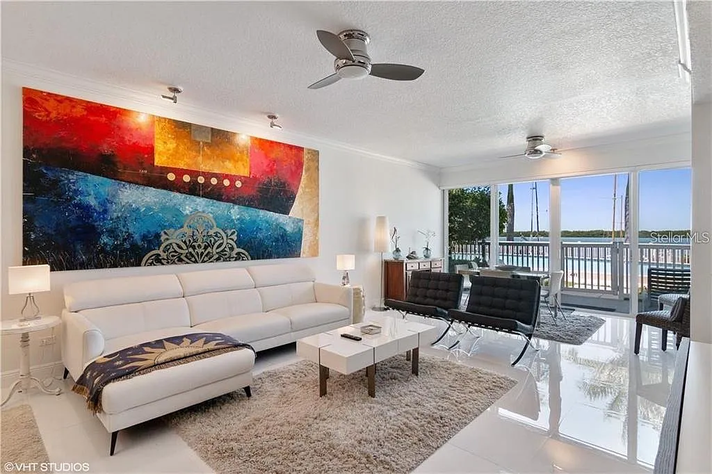 2 bed, 2.0 bath, 1293 sqft, $12,500 — Photo 3