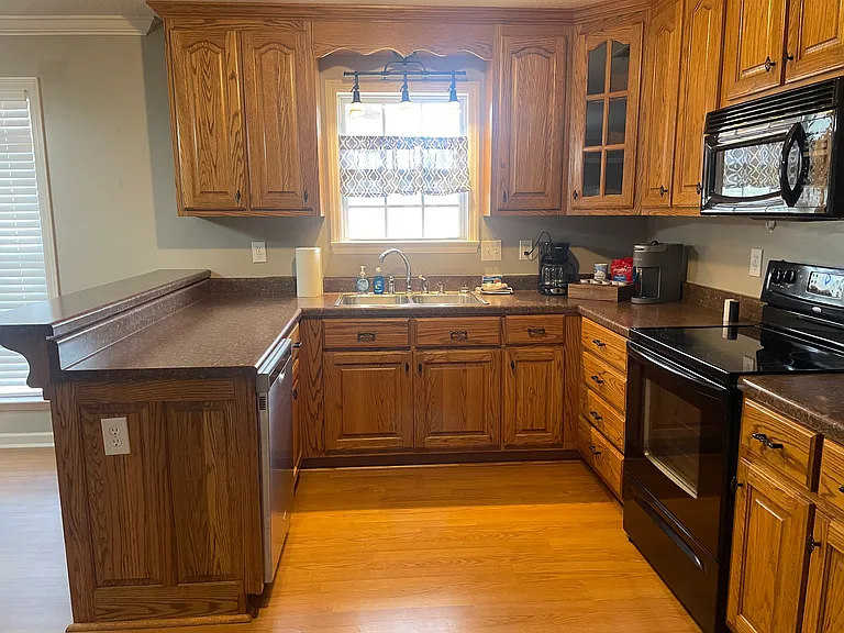 111 Nathan Dr — Photo 10