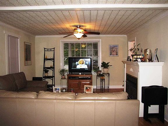 4th image of 1629 S Sunrise Dr