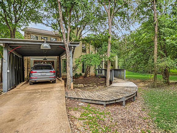 2nd image of 2605 De Soto Dr