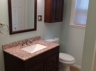 27 Woodrow Ct, Troy, NY