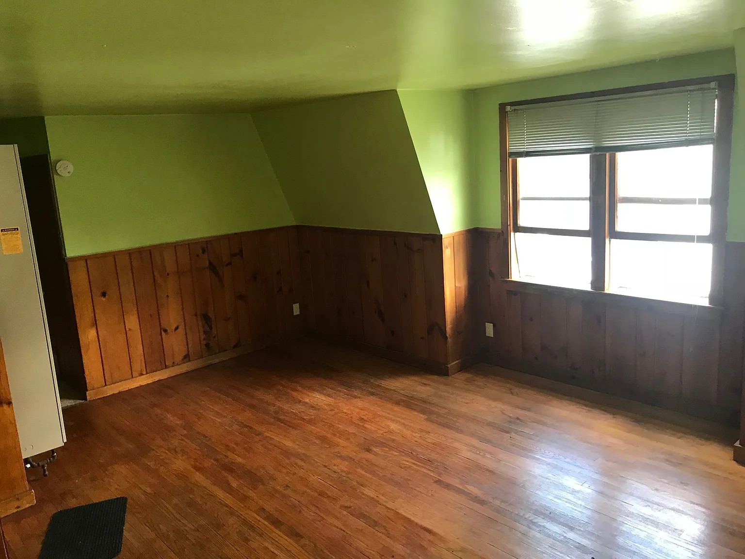 409/411 Locust - 2 — Photo 3