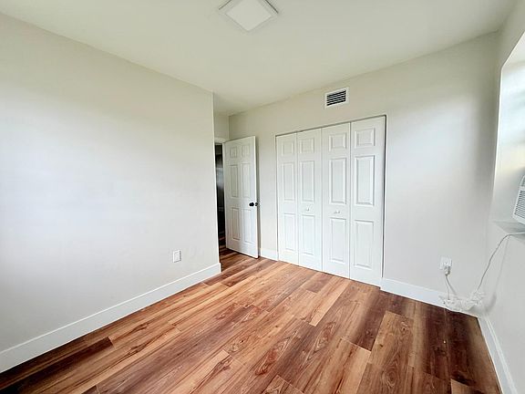 5th image of 4803 NW 33rd Ave