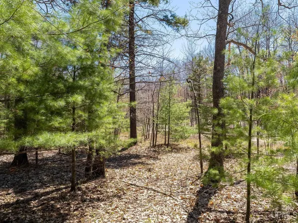 S Tracie Ln, Marquette, MI 49855