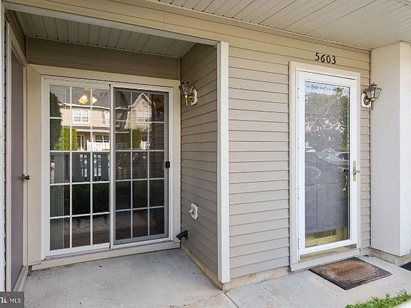 3rd image of 5603 Essex Ln