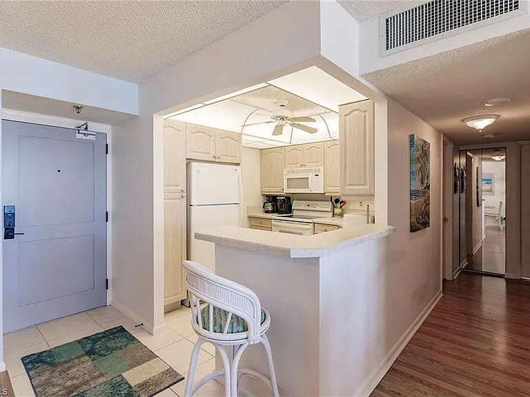 260 Seaview Ct #1609 — Photo 10
