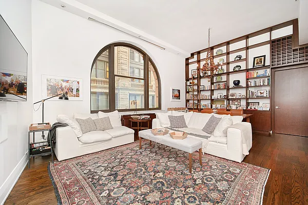 Rented by Compass | media 24