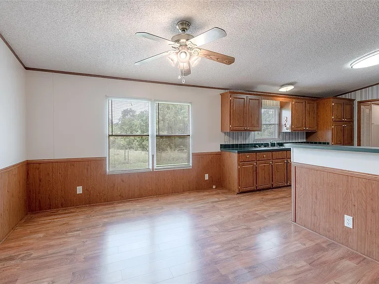 37 Riverside Ln #A — Photo 8