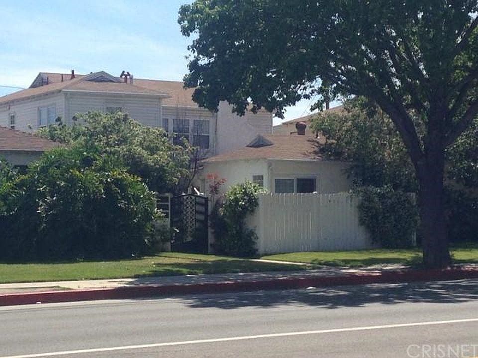 2nd image of 12710 1/2 Oxnard St