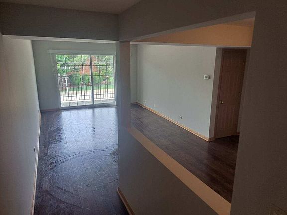 3rd image of 9401 Melvina Ave APT B2