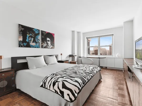 20 East 9th Street 18D image 7 of 8