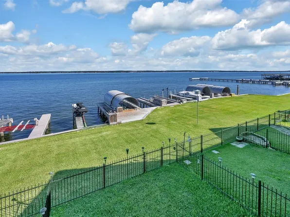 13 Regency Point, Montgomery, TX 77356