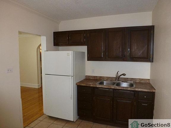 4th image of 3722 W McLean Ave #2E