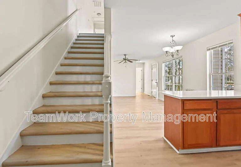 131 Boone St — Photo 11