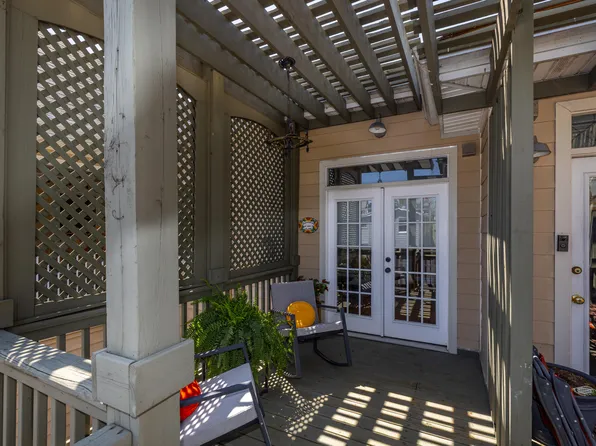 621 W Main St APT 203, Lexington, KY 40508