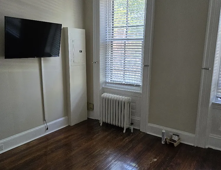 144 11th St SE #1 — Photo 5