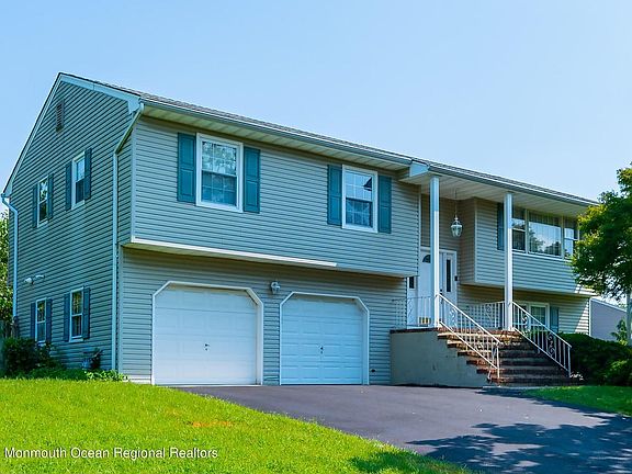 2nd image of 1030 Mulberry Pl