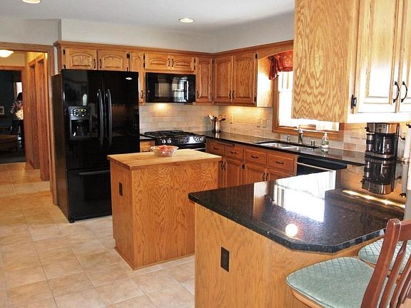 2nd image of N49W28588 Chardon Dr